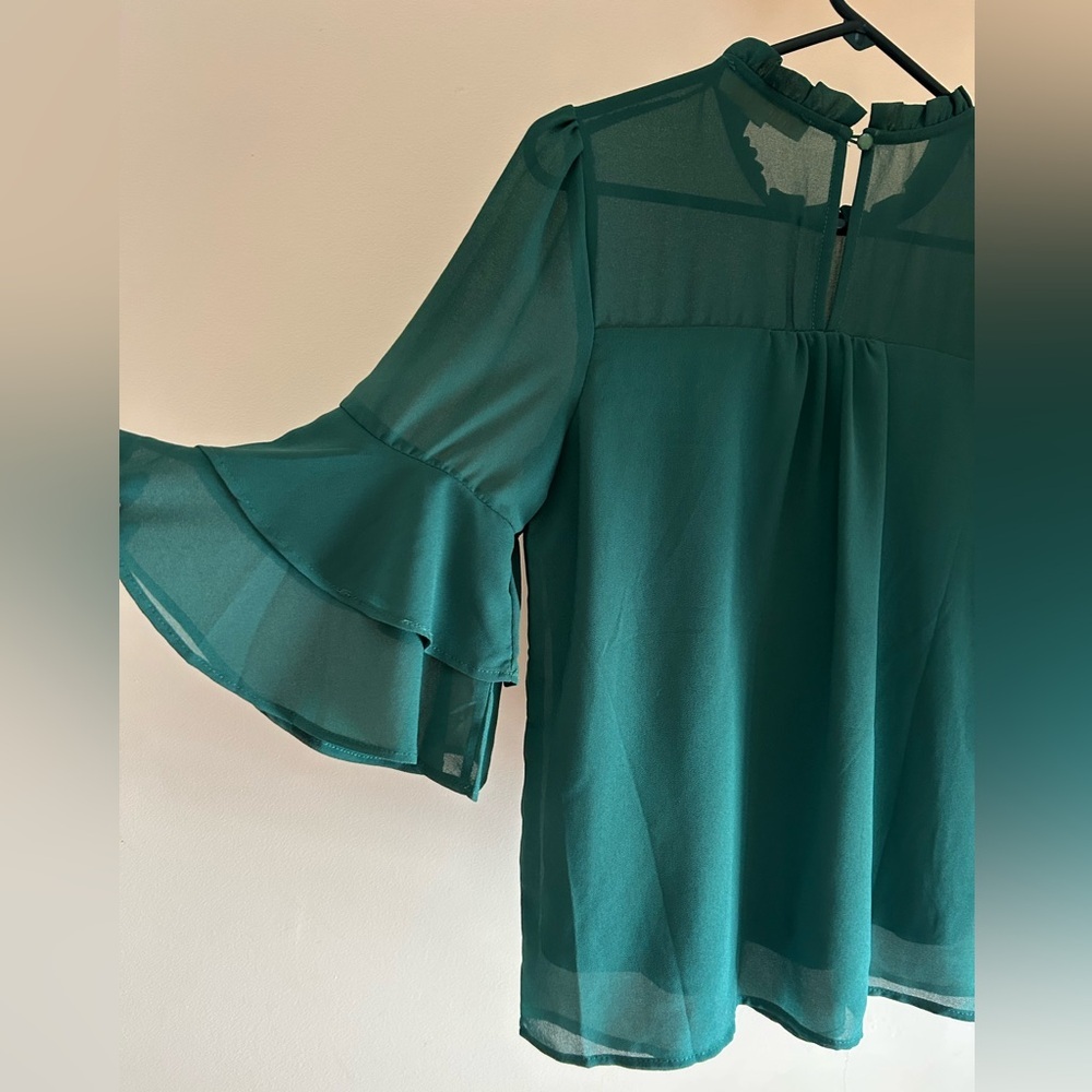 Monteau Los Angeles Emerald Green Blouse | Women S | Ruffle Sleeve Flowy Top - Picture 7 of 9